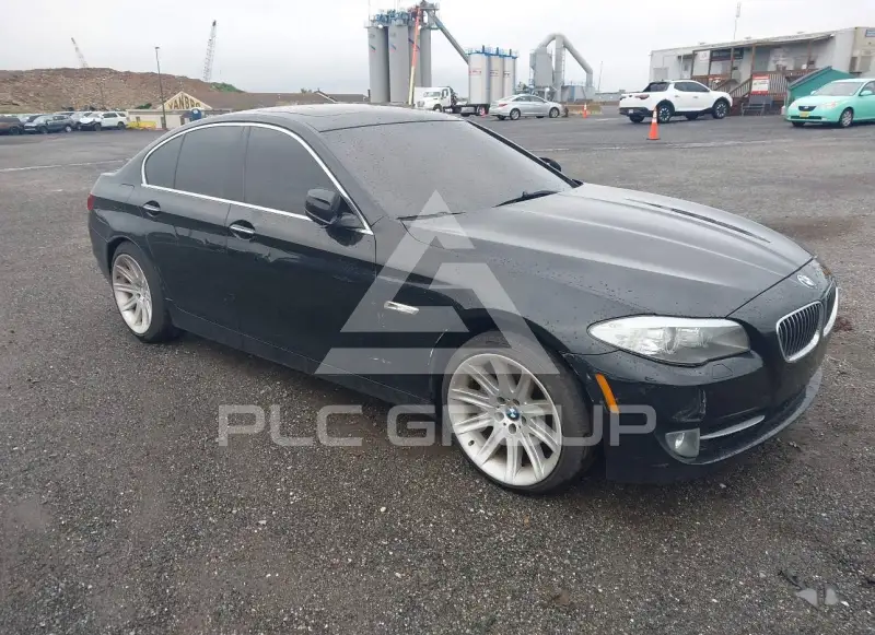 2013 BMW 528 photo