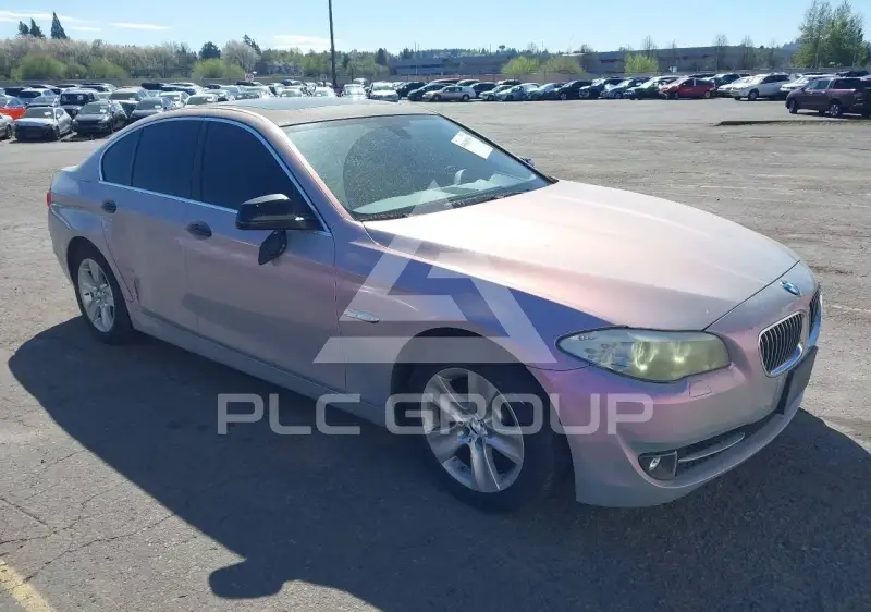 2013 BMW 528 photo