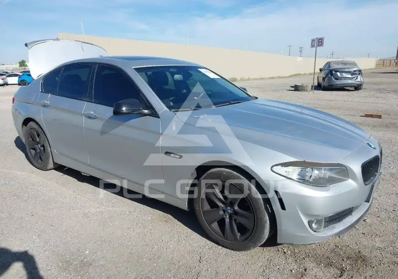 2013 BMW 528 photo