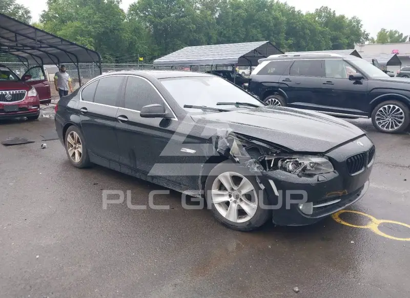 2013 BMW 528 photo