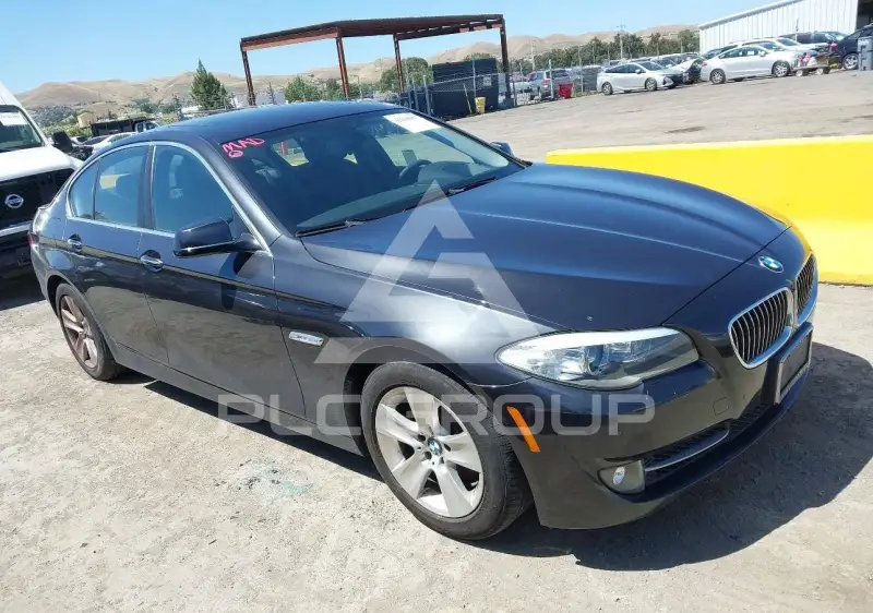 2013 BMW 528 photo