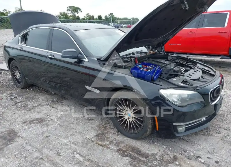 2013 BMW 740 фото