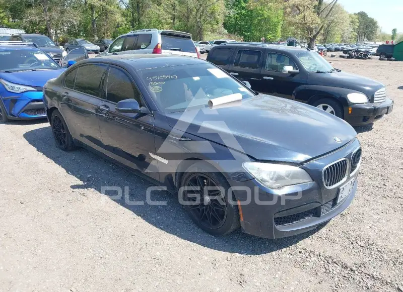 2013 BMW 740 фото