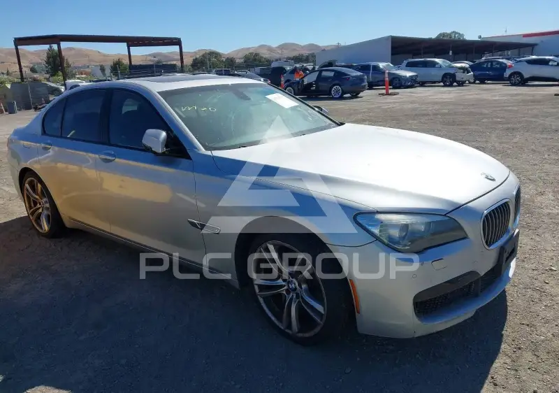 2013 BMW 740 фото