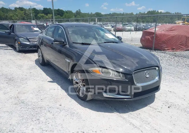 2013 Jaguar XF photo