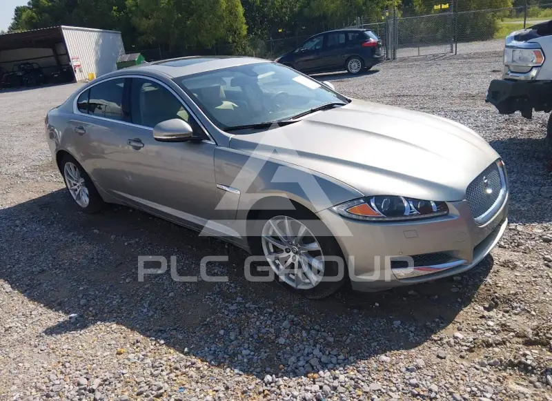 2013 Jaguar XF фото