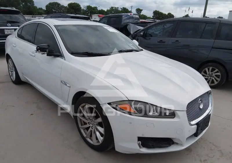 2013 Jaguar XF photo