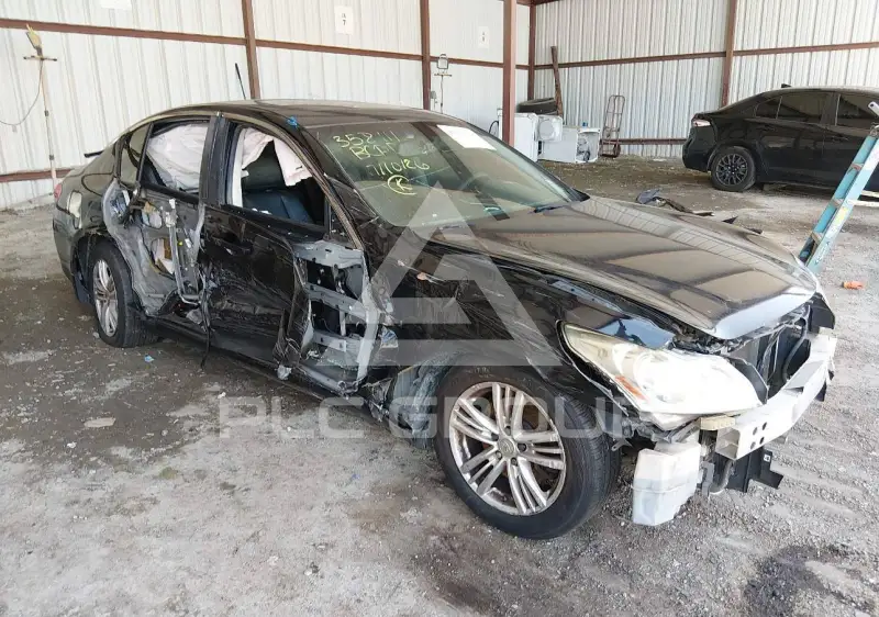 2013 Infinity G37 photo
