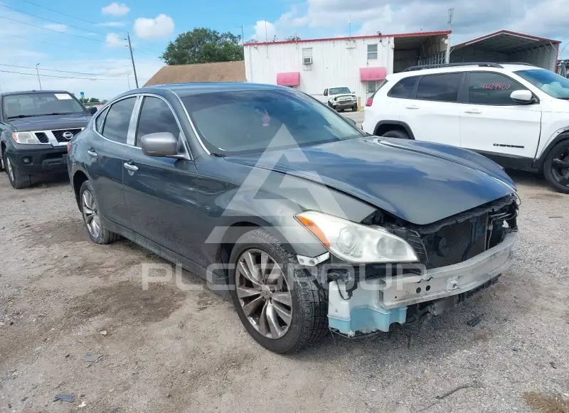 2013 Infinity M37 photo