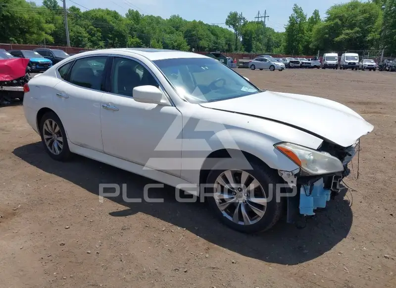 2013 Infinity M37 photo