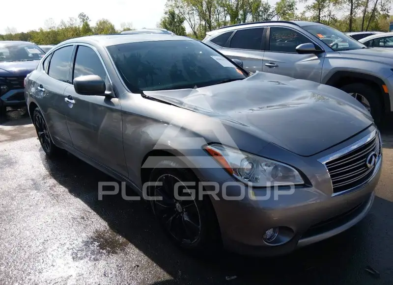 2013 Infinity M37 photo