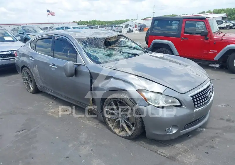 2013 Infinity M37 photo