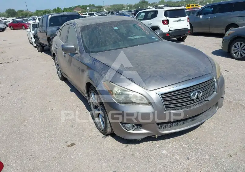 2013 Infinity M37 photo