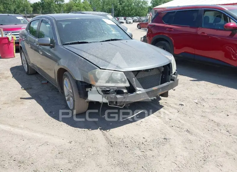 2013 Dodge AVENGER photo