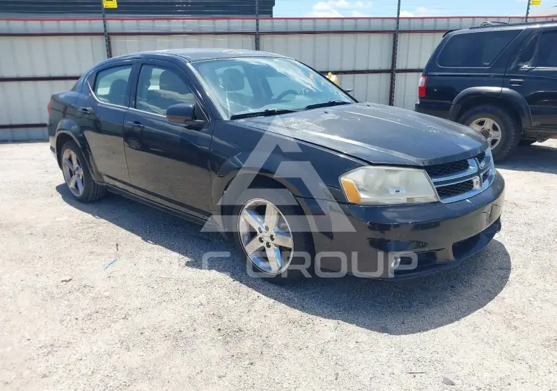 2013 Dodge AVENGER photo