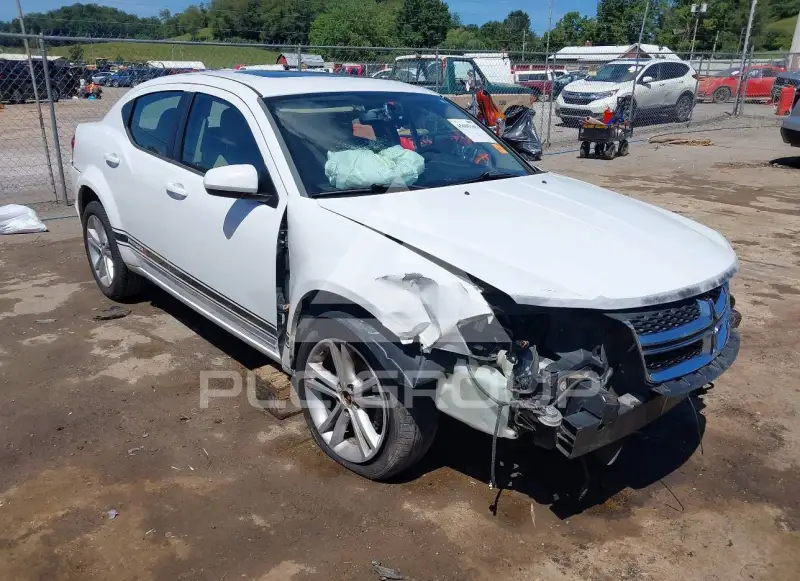 2013 Dodge AVENGER photo
