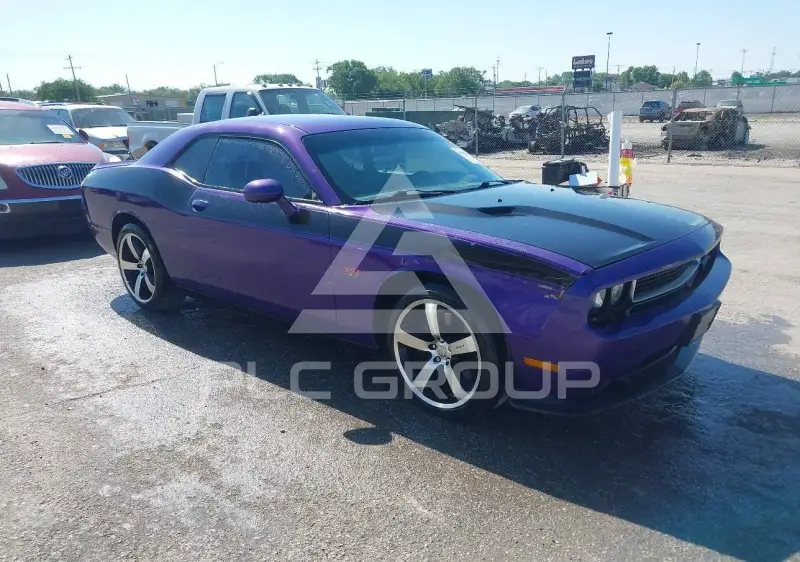 2013 Dodge CHALLENGER фото