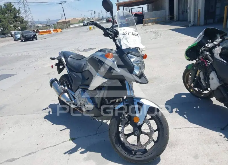 2013 Honda NC700 фото