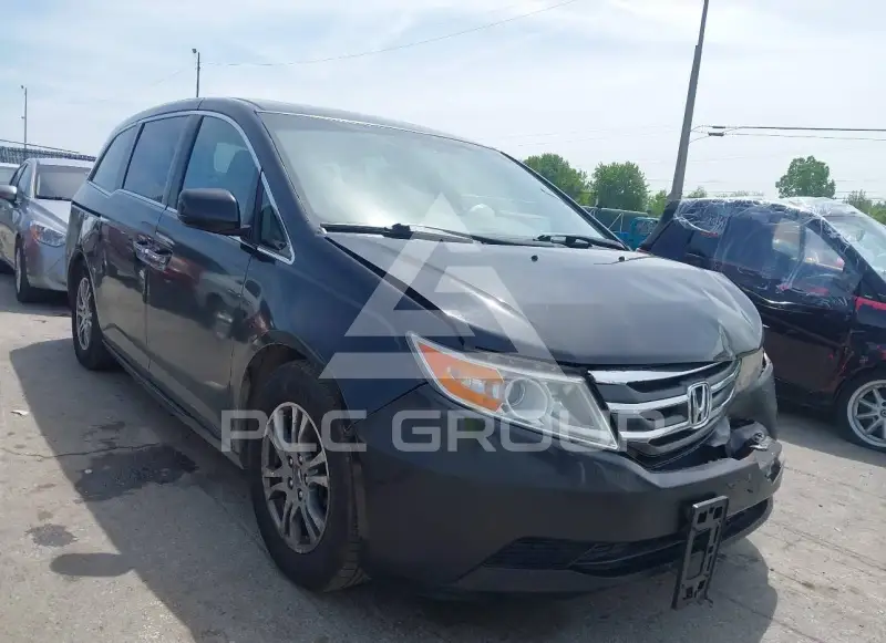 2013 Honda ODYSSEY фото