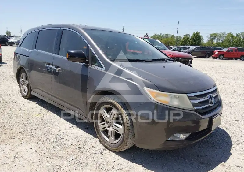 2013 Honda ODYSSEY фото