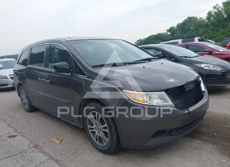 2013 Honda ODYSSEY фото