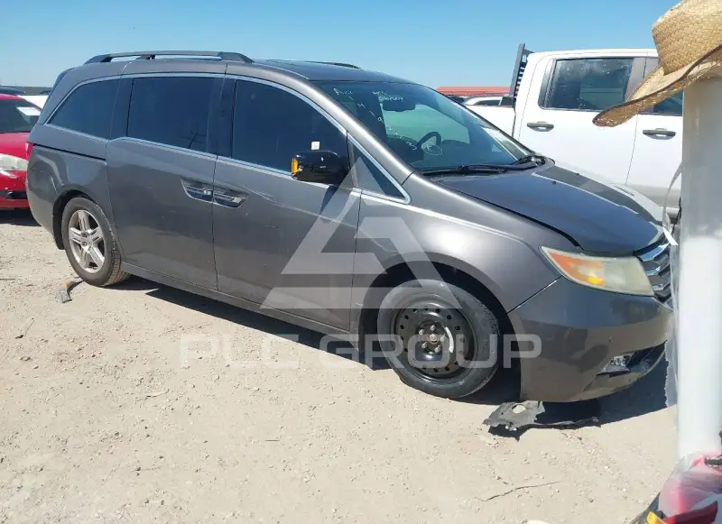 2013 Honda ODYSSEY фото