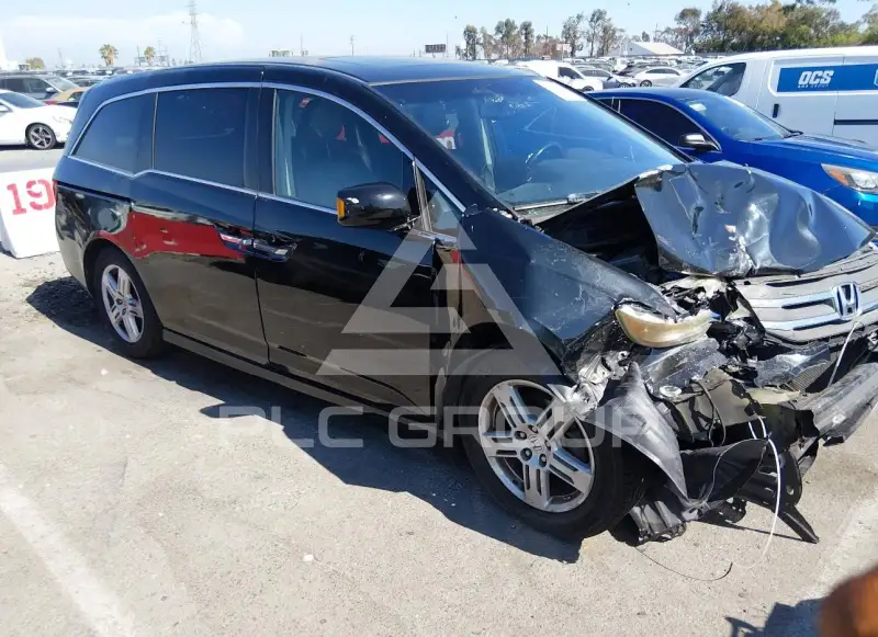 2013 Honda ODYSSEY фото