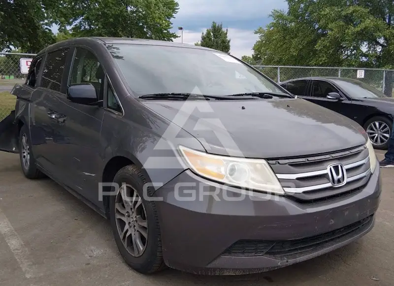 2013 Honda ODYSSEY фото
