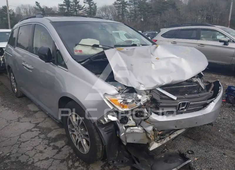 2013 Honda ODYSSEY фото