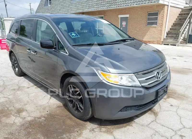 2013 Honda ODYSSEY фото