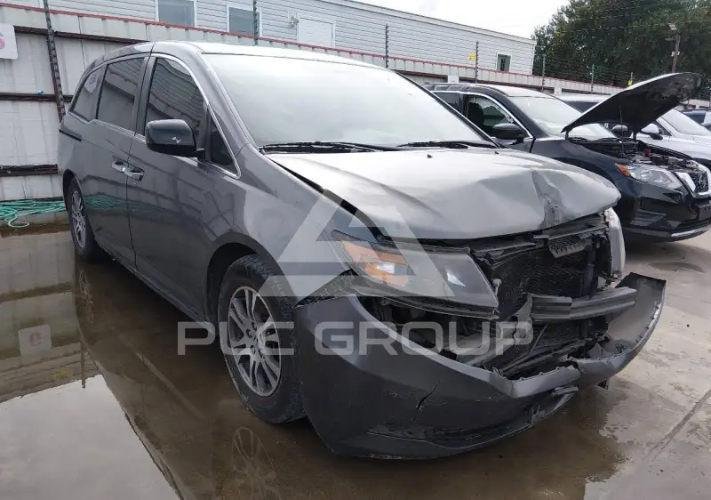 2013 Honda ODYSSEY фото