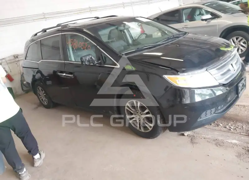 2013 Honda ODYSSEY фото