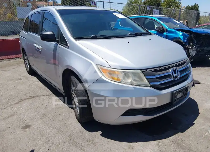 2013 Honda ODYSSEY фото