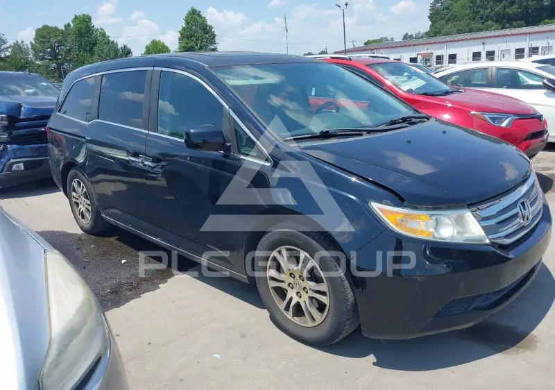 2013 Honda ODYSSEY фото