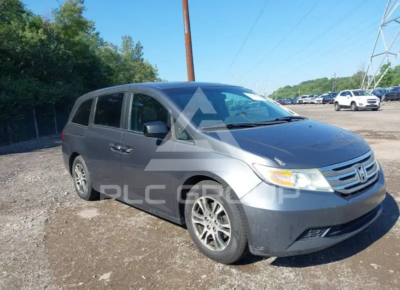 2013 Honda ODYSSEY фото
