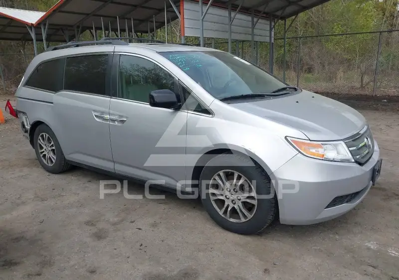 2013 Honda ODYSSEY фото