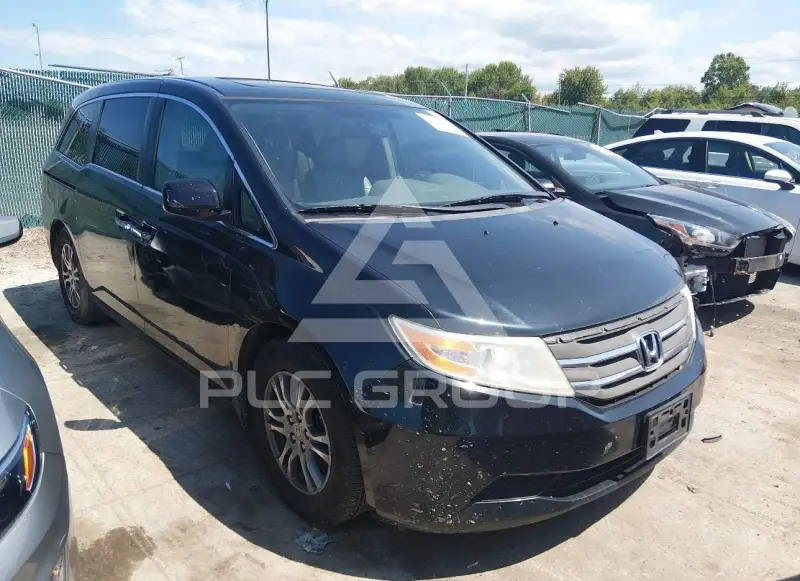 2013 Honda ODYSSEY фото