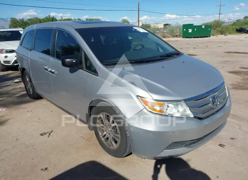 2013 Honda ODYSSEY фото