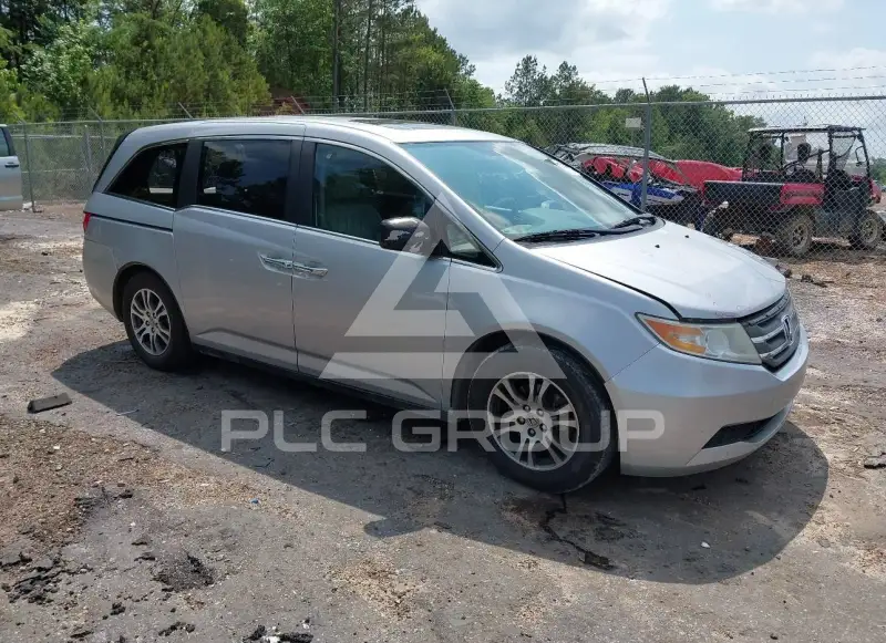 2013 Honda ODYSSEY фото