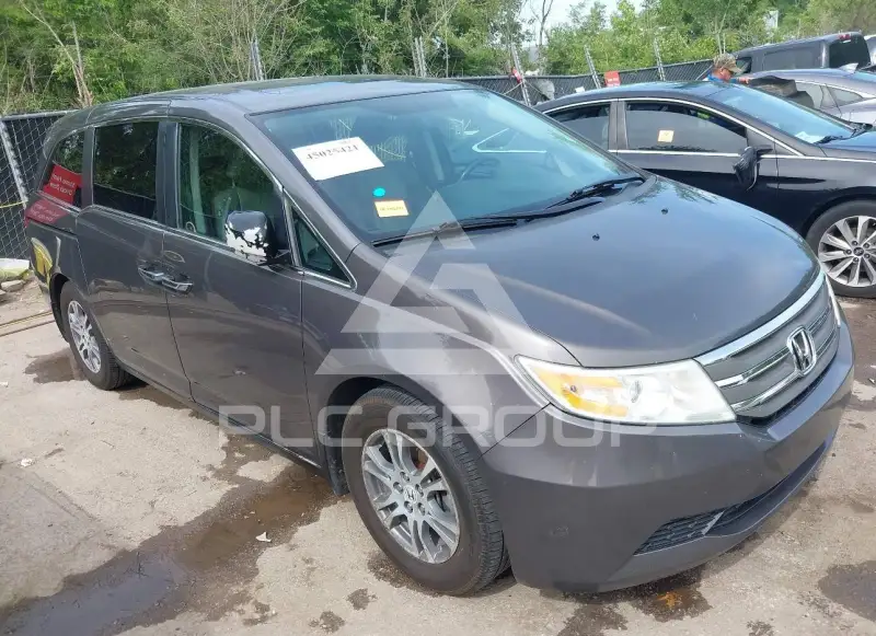 2013 Honda ODYSSEY фото
