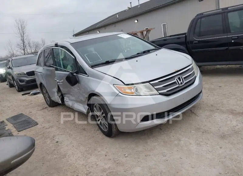 2013 Honda ODYSSEY фото