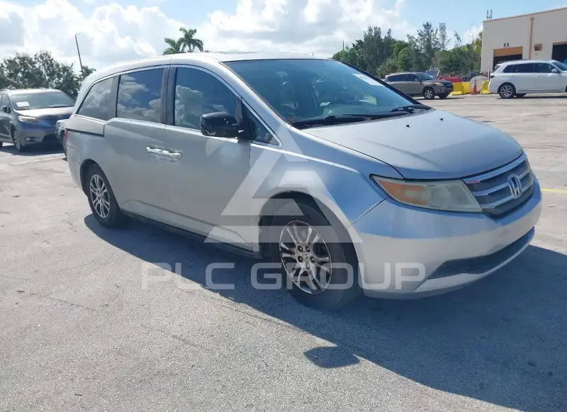 2013 Honda ODYSSEY фото