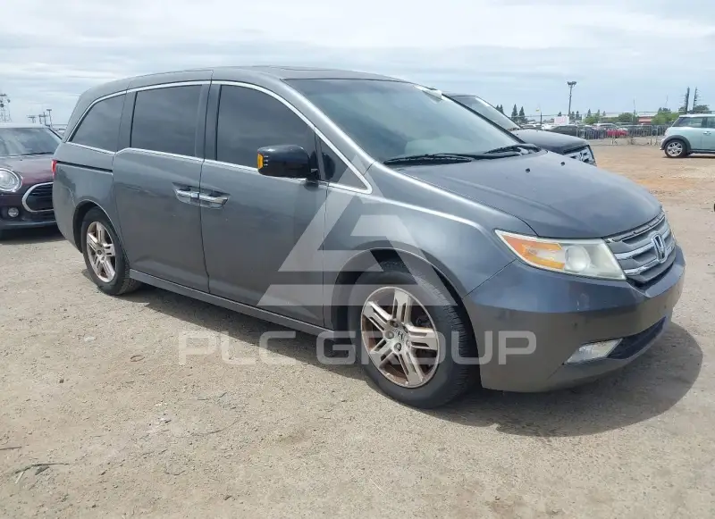2013 Honda ODYSSEY фото