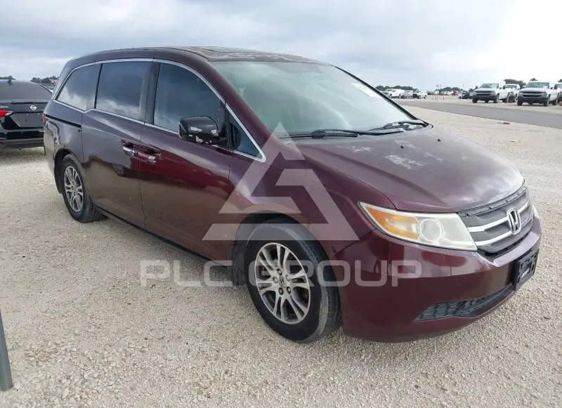 2013 Honda ODYSSEY фото