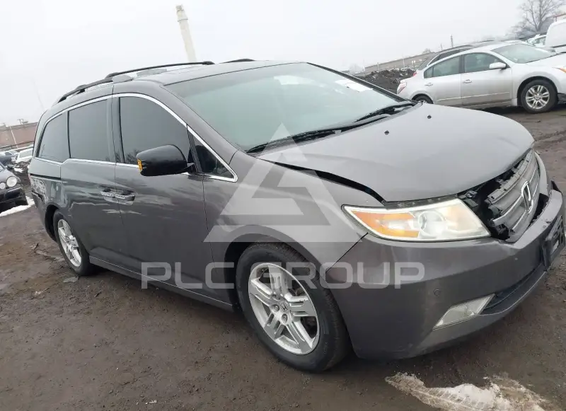 2013 Honda ODYSSEY фото