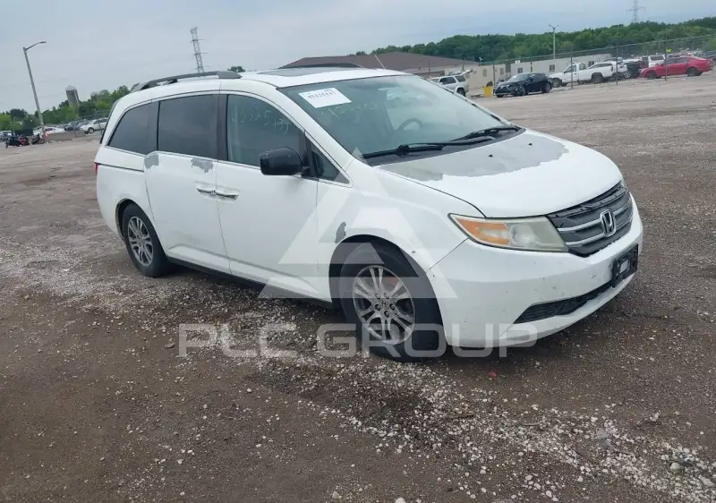 2013 Honda ODYSSEY фото