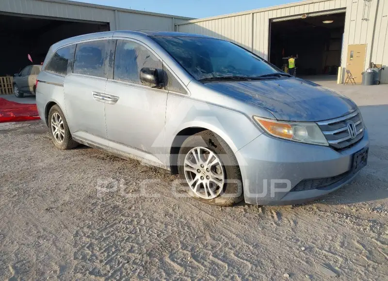 2013 Honda ODYSSEY фото