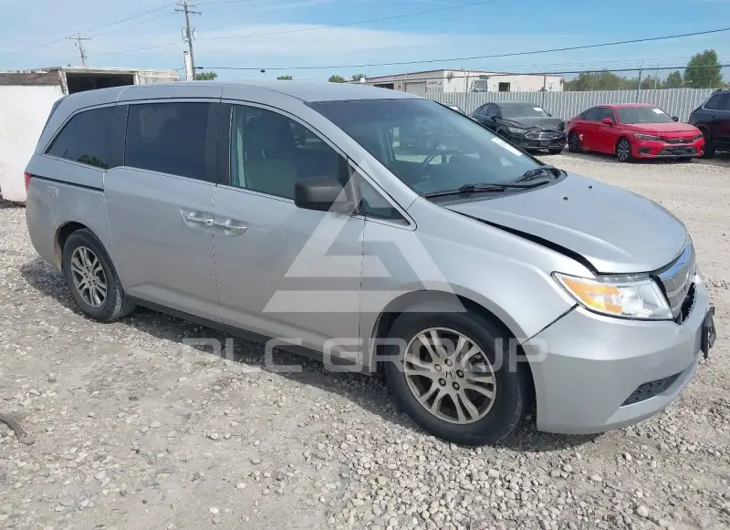 2013 Honda ODYSSEY фото