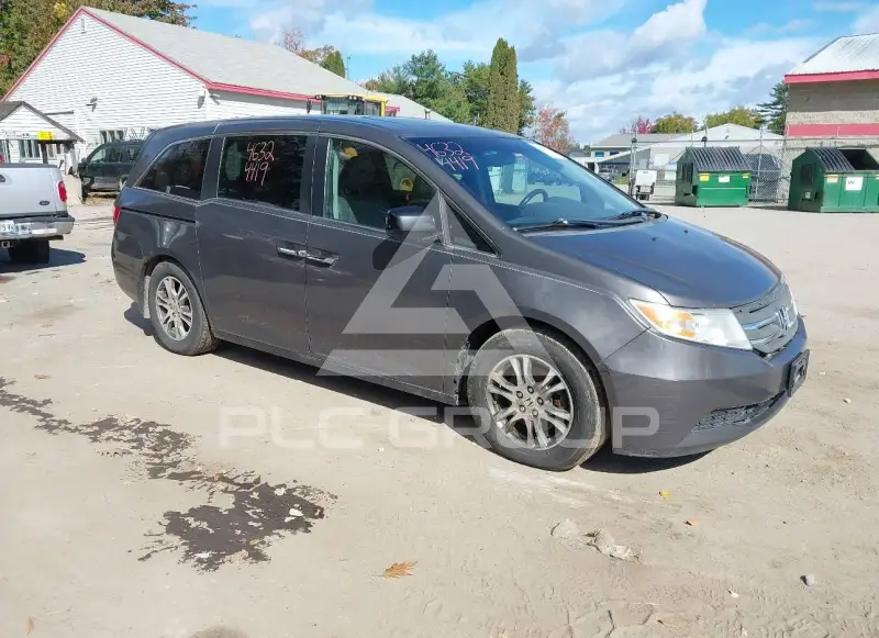 2013 Honda ODYSSEY фото