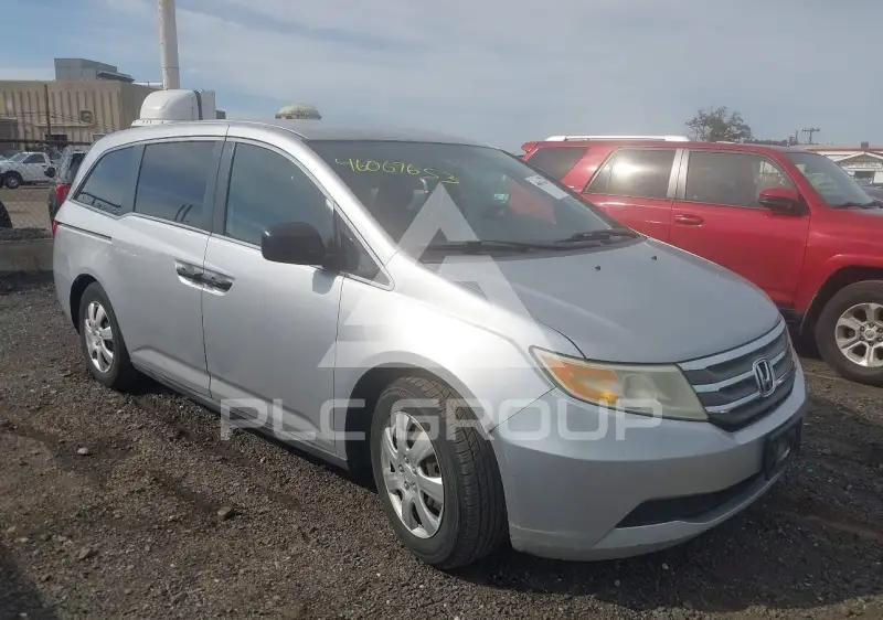 2013 Honda ODYSSEY фото